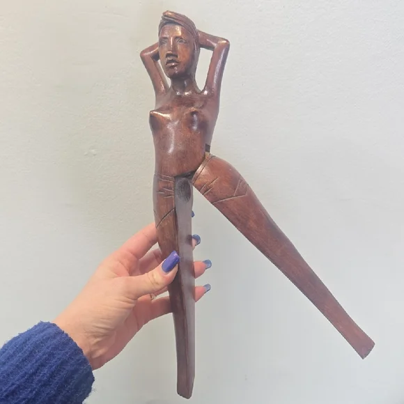 Hawaiian Vintage Monkey Pod Nutcracker Nude Woman Excellent Condition - Picture 2 of 6